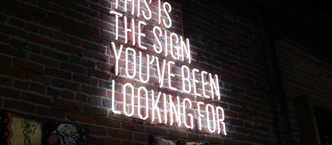 https://unsplash.com/photos/ukzHlkoz1IE